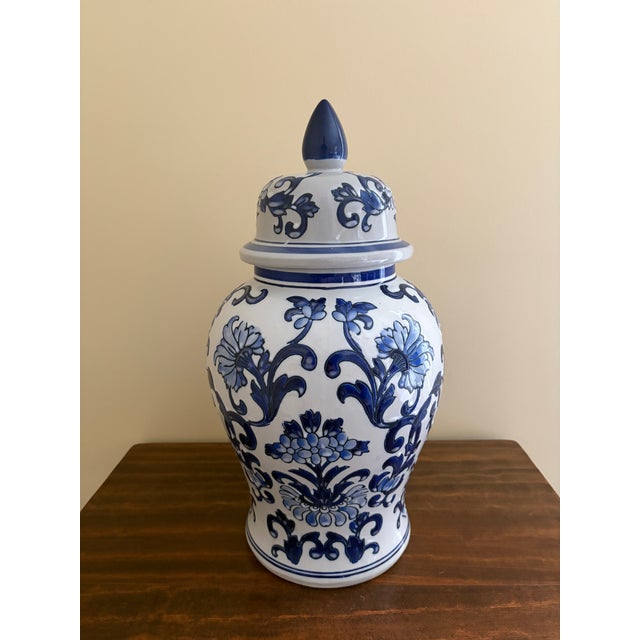 Late 20th Century Chinoiserie Large Blue and White Porcelain Ginger Jar For Sale - Image 4 of 8