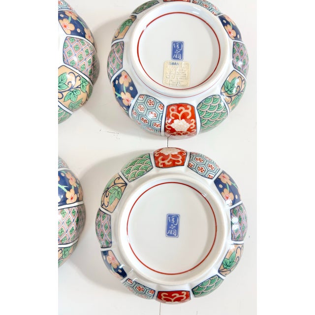 Vintage Imari Rice Bowls – Japanese Floral Vase Panel Design, Scalloped Rim - Set of 6 For Sale - Image 13 of 15