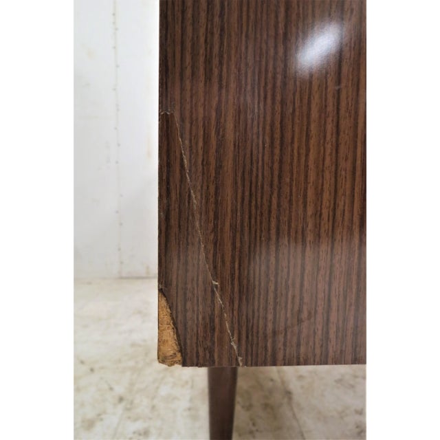 Brown English Mid Century Formica Cocktail Sideboard With Stenciled Glass For Sale - Image 8 of 9