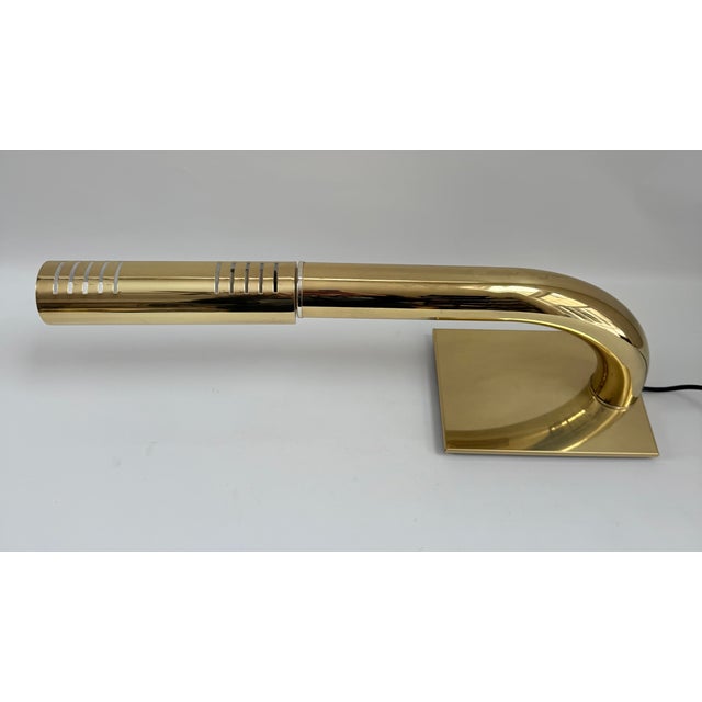 1970s Mid-Century Modern Sculptural Jim Bindman 1970s Sleek Curved Desk or Table Brass Lamp For Sale - Image 5 of 9