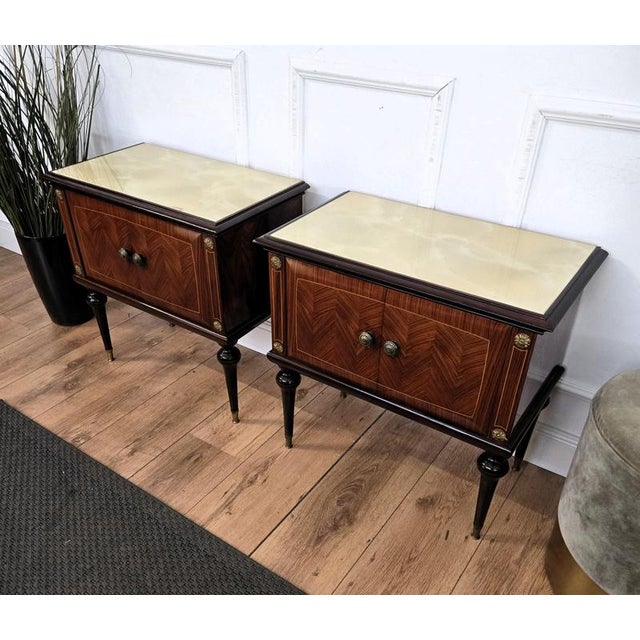 1950s Mid-Century Art Deco Italian Walnut Nightstands with Glass Top, 1950s, Set of 2 For Sale - Image 5 of 9