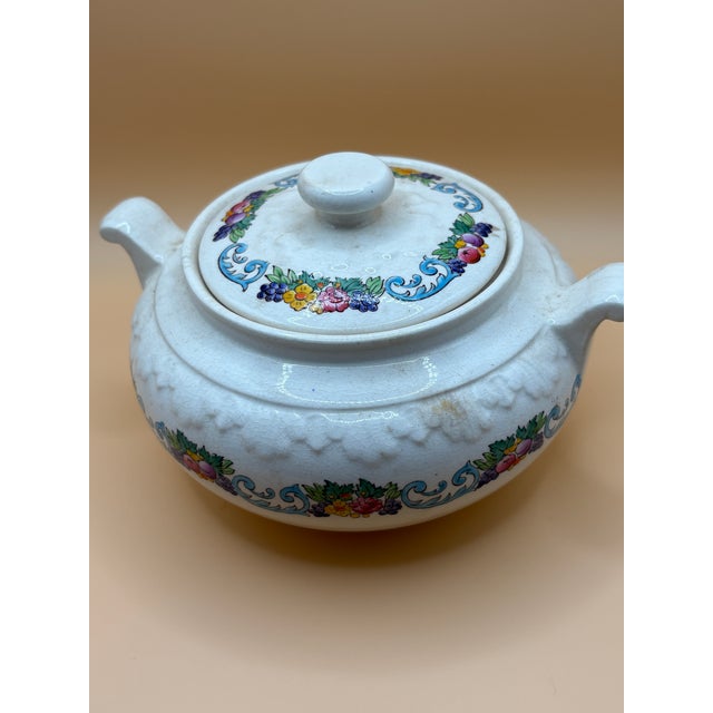 Vintage Wedgwood covered sugar bowl in the Braemar pattern, produced in the Corinthian shape and made in England. This...