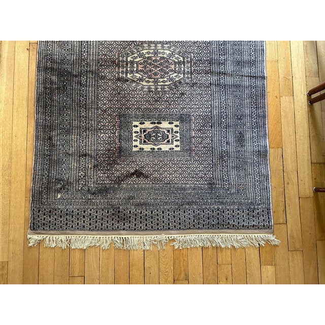 Vintage Rug, Pakistan, 1970s For Sale - Image 4 of 12