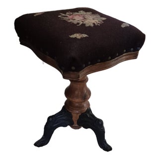 Antique Victorian-Style Piano Stool With a Needlepoint Upholstered Seat For Sale