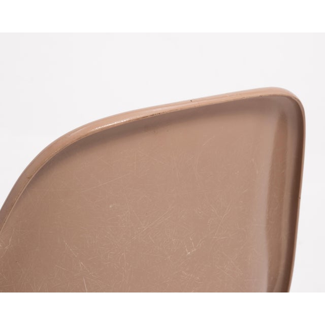 Krueger Metal Products Fiberglass Stacking Chairs Taupe Sand Tan a Set of Seven For Sale - Image 12 of 15