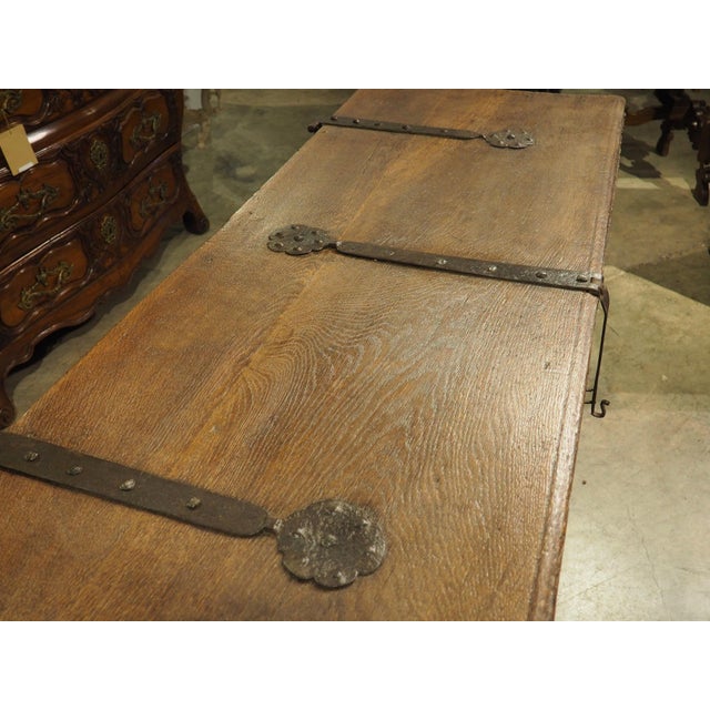 Gothic Circa 1600 German Oak Stollentruhe Trunk, Original Iron and Butterfly Lock Plate For Sale - Image 3 of 18