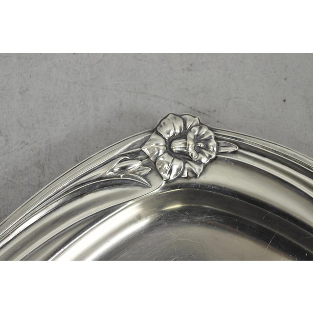 Vintage 1847 Rogers Bros Daffodil 9910 Silver Plated Meat Serving Platter Tray For Sale In Philadelphia - Image 6 of 14