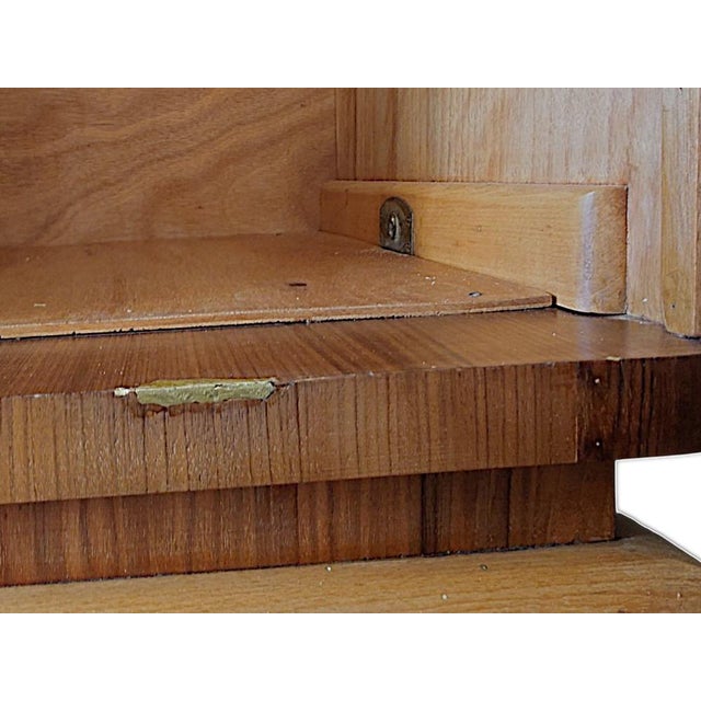 Light Yellow Vintage Art Deco Wardrobe in Burl Wood and Oak Veneer, Germany, 1930s For Sale - Image 8 of 10