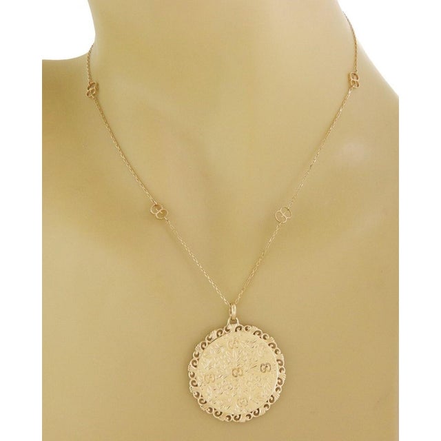 Mid 20th Century Mid 20th Century Gucci Bloom Enamel 18k Yellow Gold Floral Medallion Pendant Necklace 31" For Sale - Image 5 of 8