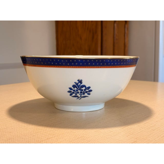 Oriental Armorial Bowl Made in Japan Decorated in Hong Kong For Sale - Image 4 of 11