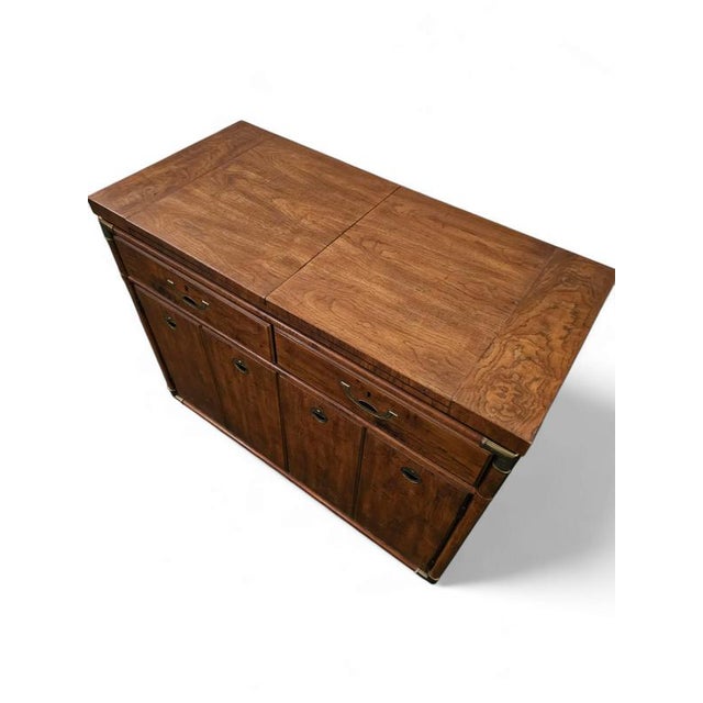 Vintage Drexel Accolade Campaign Server Dry Bar on Casters, 1980s For Sale - Image 12 of 17