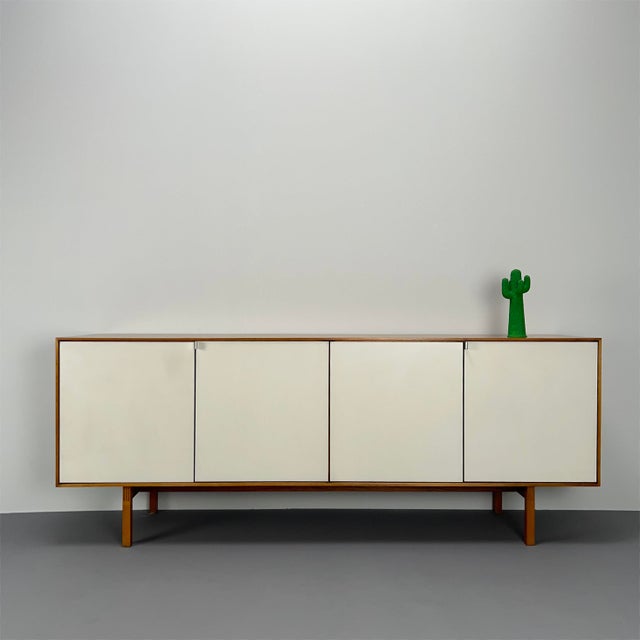 Wood Vintage Model 119 Sideboard by Florence Knoll for Knoll International, 1960s For Sale - Image 7 of 18