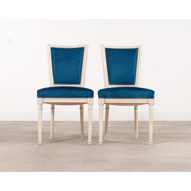 Set of Eight Louis XVI Style Painted Dining Chairs in Blue Velvet For Sale In Sacramento - Image 6 of 18