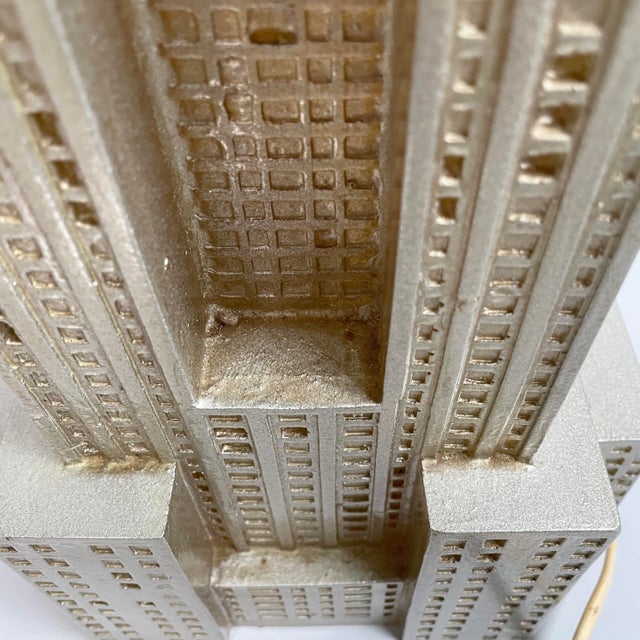 Italian Modern Skyscraper-Shaped Table Lamp by Lisola Che Non Cè, 1980s For Sale - Image 11 of 18