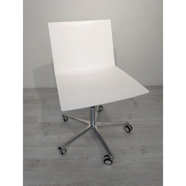 Arper Designer White Swivel Chairs from the Catifa Series The Italian brand Arper is renowned for its minimalist design...