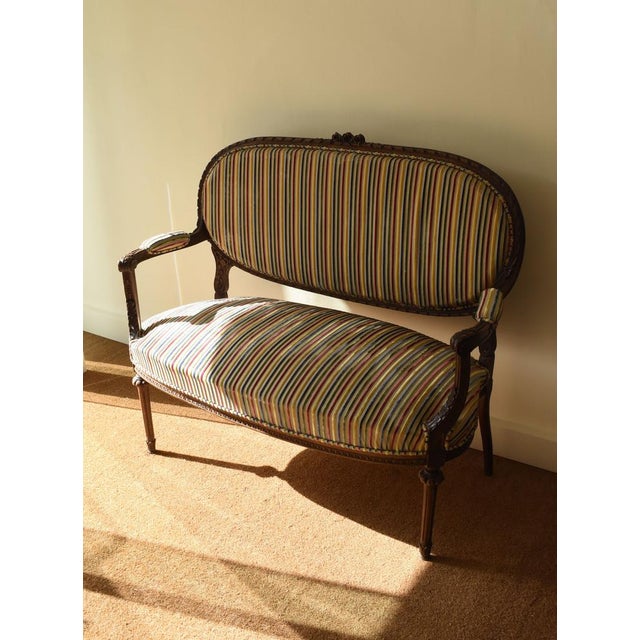 Louis XVI Style Bench in Velvet, 1940s, in Very Good conditions. Designed 1920 to 1949