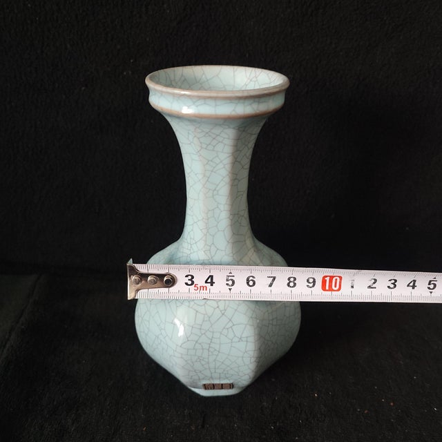 Chinese Ceramic Vase,Guan Ware Crackle Glaze Celadon Glaze Porcelain Vase For Sale - Image 10 of 10