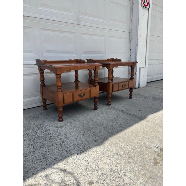 American Vintage Maple Nightstands | Pair of Early American Bedside Tables For Sale - Image 3 of 12