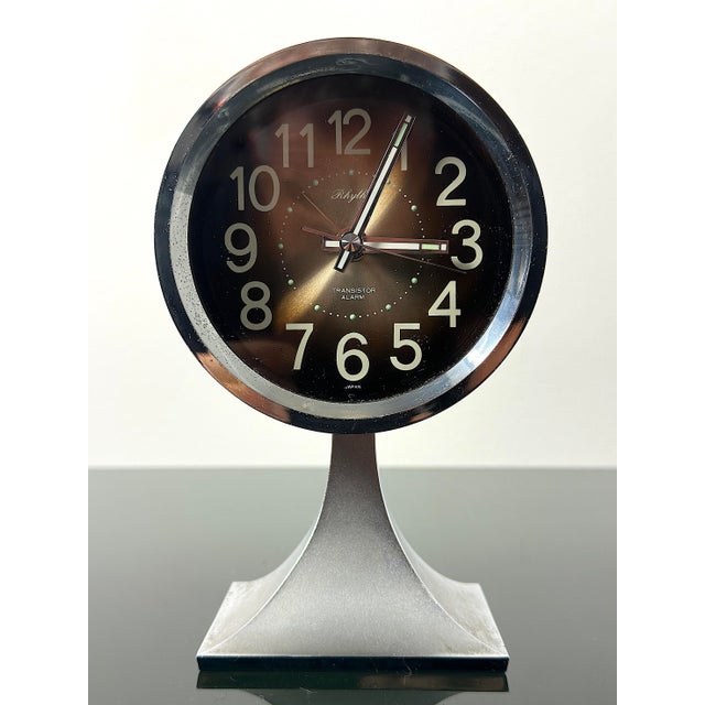 Gorgeous original table alarm clock from the 1970s, made in japan by the renowned rhythm company. It is an iconic piece...