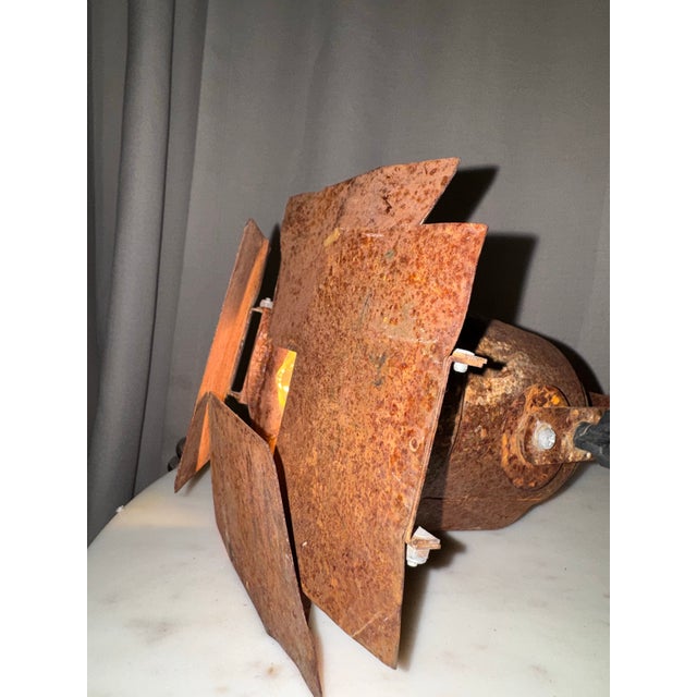 Mid-Century Modern Vintage Industrial Theater Spotlight With Adjustable Barn Doors For Sale - Image 3 of 6