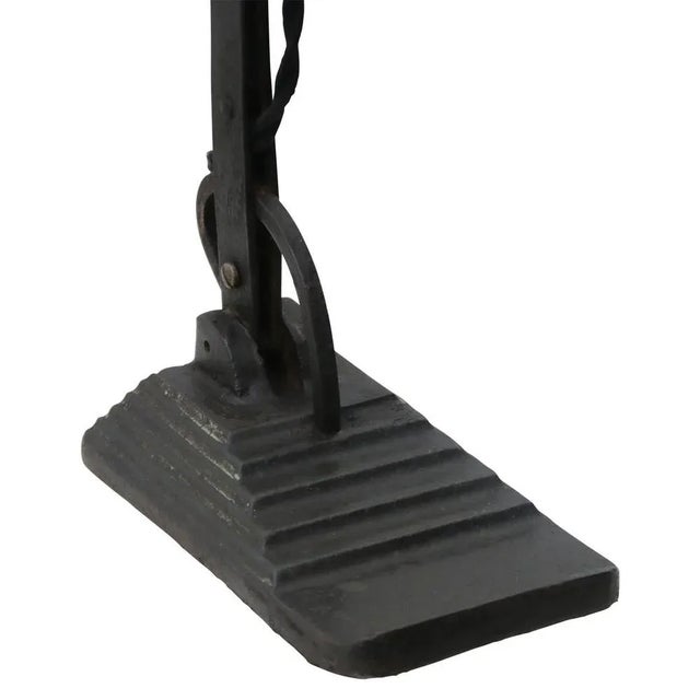 1950s Vintage Industrial Green Enamel Banker Light Table or Desk Light For Sale - Image 5 of 7