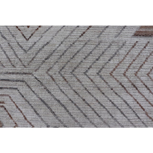 Textile Fine Modern Rug in White & Light Brown Tones With Abstract & Geometric Design 12'6 X 15'9 For Sale - Image 7 of 11