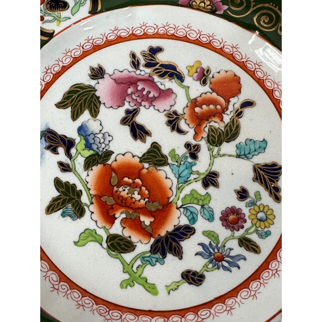 English Mid 19th Century Mason’s Patent Ironstone China Imari Style Plate With Emerald Green and Gilt Border For Sale - Image 3 of 8