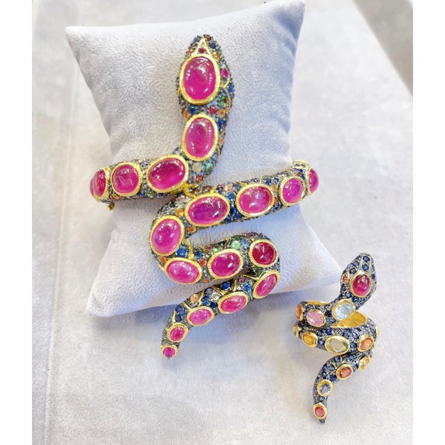 Bochic “Orient” Vintage Serpent Fancy Sapphire & Ruby Bangle - 18K Gold & Silver For Sale - Image 10 of 14