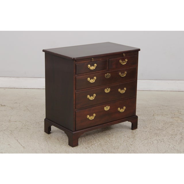 Age: C.2004 Details: Finish no.17 Colonial Williamsburg Pull Out Sides On Top Dovetailed Drawer Construction High Quality...