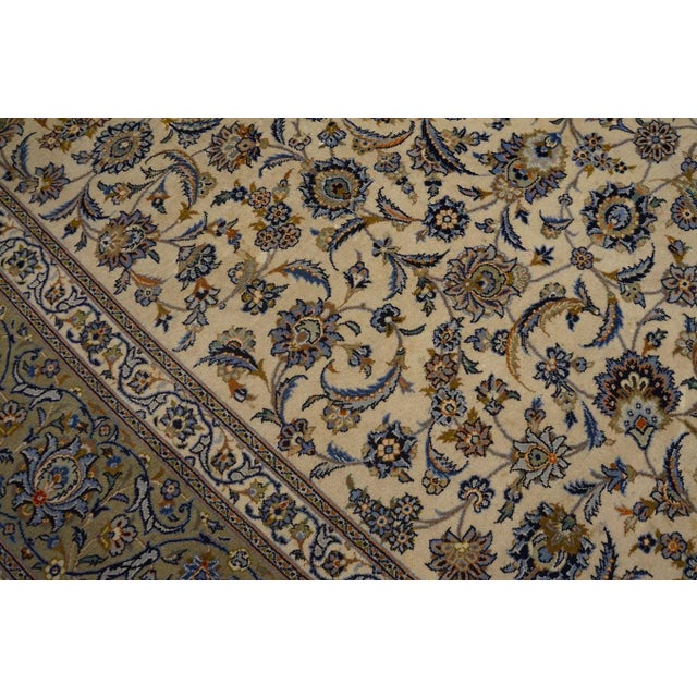 1940s Ivory Floral Antique Persian Formal Kashan Carpet 10' X 16' Knotted Pile Wool Rug For Sale - Image 9 of 12
