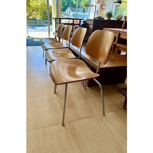 Mid-Century Modern Set of 4 Eames DCM Dining Chairs for Herman Miller For Sale - Image 3 of 11