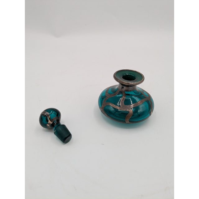 Mid 20th Century Art Nouveau Sterling Over Green Glass Bottle With Stopper For Sale - Image 4 of 9