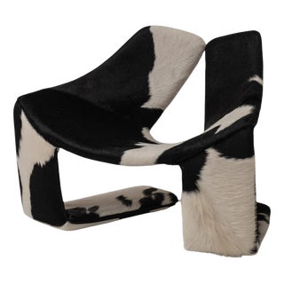 Zen Lounge Chair in Cowhide attributed to Kwok Hoi Chan for Steiner, 1970s For Sale