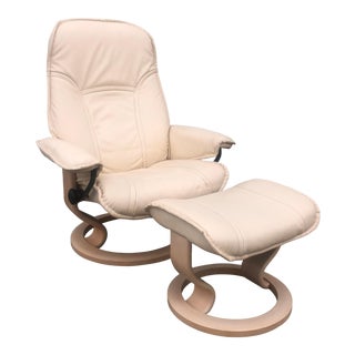 Vintage Ekornes Asa Stressless White Leather Lounge Chair With Ottoman For Sale