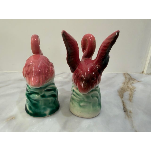 Mid-Century Modern Vintage Pink Flamingo Salt and Pepper Shakers, Niagara Falls Souvenir For Sale - Image 3 of 10