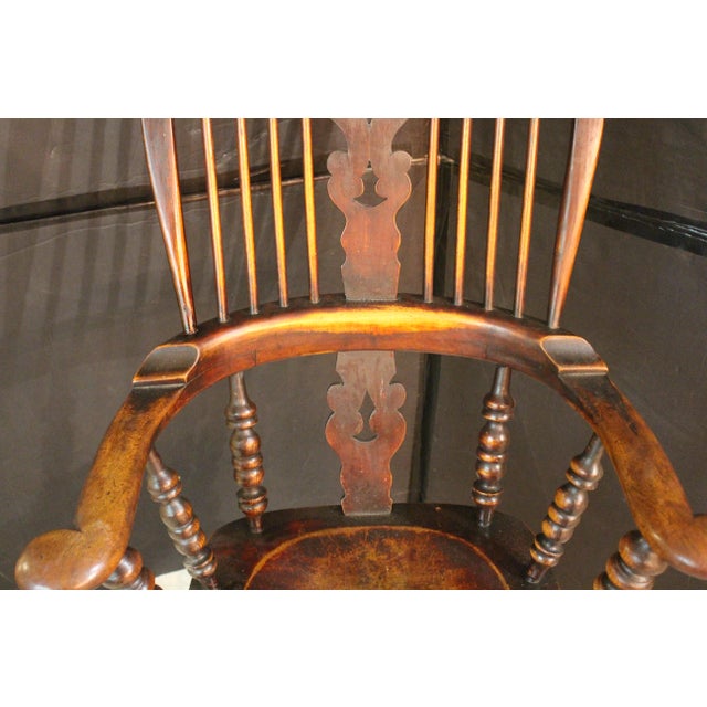 English Circa 1830s-40s English High Back Tavern Windsor Arm Chair For Sale - Image 3 of 12