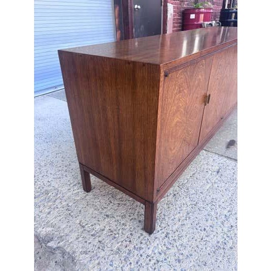 Henredon Oak Cabinet, Mid-Century Design, Brass Knobs, 1963 For Sale In Philadelphia - Image 6 of 15