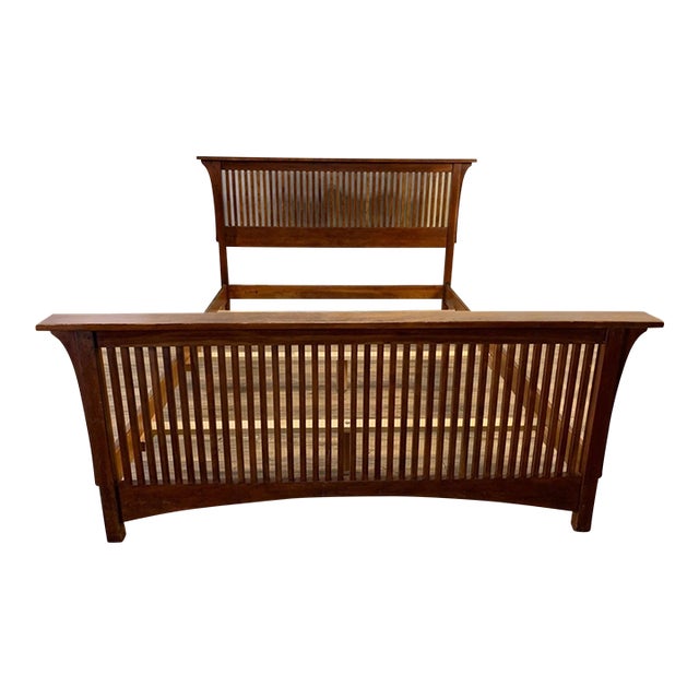 Authentic Stickley Mission Arts & Crafts Cherry Wood Vintage Queen Bed Frame 91-912 B For Sale