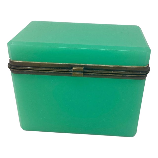 19th Century French Green Opaline Glass Box For Sale