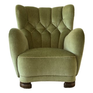 Scandinavian Mordern Wingback Lounge Chair in Green Velvet, 1940s For Sale