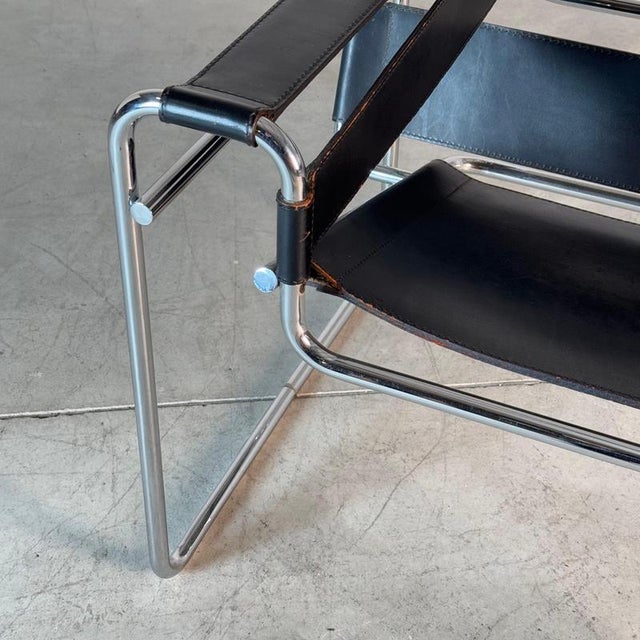 1960s Bauhaus Wassily Chair in Leather by Marcel Breuer for Gavina, 1960s For Sale - Image 5 of 12