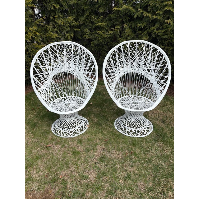 1970s Vintage Russel Woodward Spun Fiberglass Outdoor Peacock Chair For Sale - Image 9 of 12