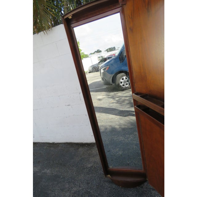 Drexel Heritage Rotating Swivel Tall Double Sided Round Gentleman's Chest 6096 For Sale - Image 9 of 18