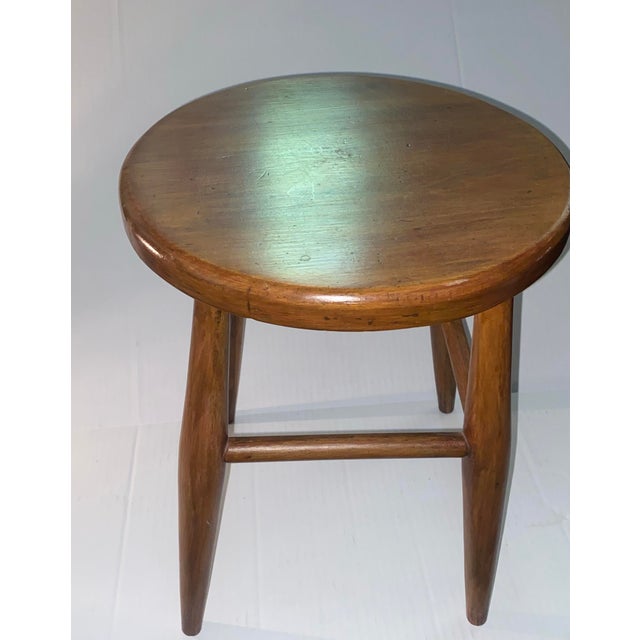 Mid-century modern furniture, popular from the mid-1940s to the late 1960s, is characterized by its clean lines, organic...