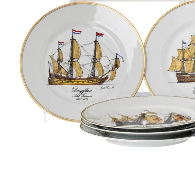 Porcelain Ships of the Discoveries Dinner Plates from Vista Alegre, Set of 12 For Sale - Image 3 of 6