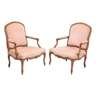 Pair of Rose Tarlow Melrose House Louis XV Walnut Fauteuil Arm Chairs For Sale