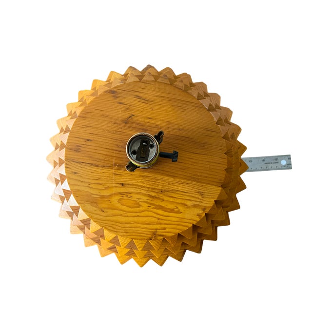 Tan 1970s Hand-Carved Sawtooth Wood Table Lamp — Artisan Made For Sale - Image 8 of 9
