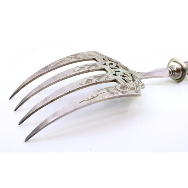 Fish Serving Fork in Cut Silver with Handle Grooves, in Good conditions.