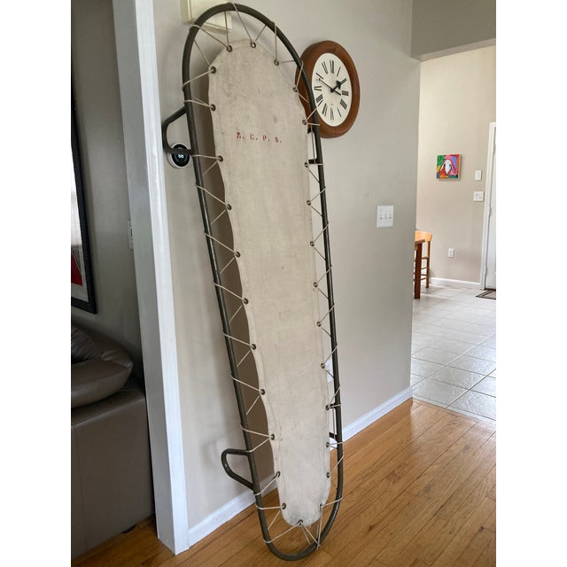 1960s Vintage Laced Canvas Low Sling Daybed Poolside Cot Mid-Century Industrial For Sale - Image 4 of 9