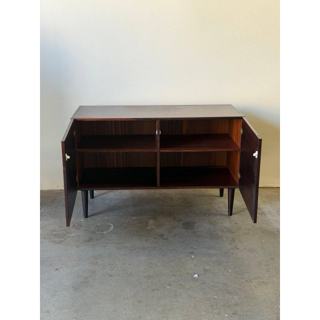 1960s Mid Century Danish Teak Sideboard – Vintage Scandinavian Storage Cabinet – Two Door Credenza For Sale - Image 5 of 10